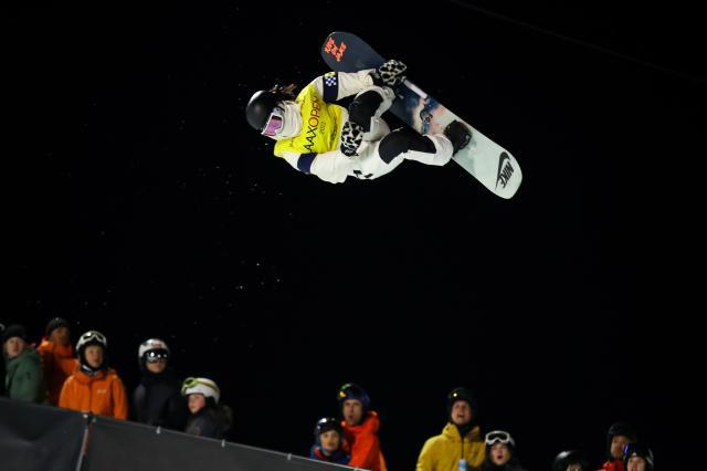 开云体育-蔡雪桐第7次收获“水晶球” 日本单板再现集团优势