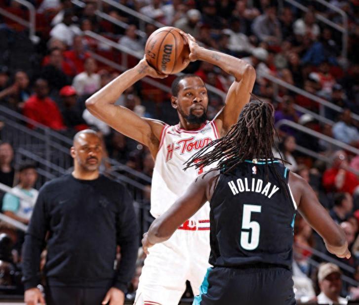 开云体育官方网站-险胜开拓者!阿门轰26+7,谢泼德17+6+3再超神下去,火箭能争冠了